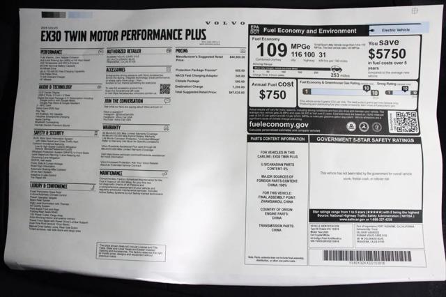2025 Volvo EX30 Plus Twin Motor Performance, Fully electric