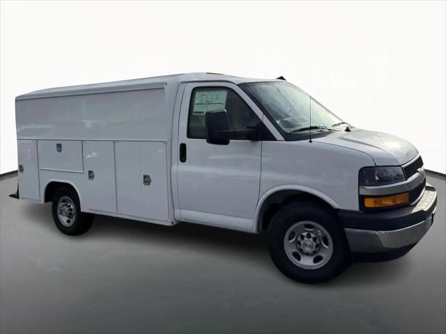 2025 Chevrolet Express Cutaway Work Van