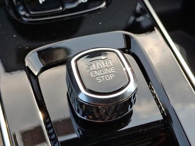 2026 Volvo XC90 Plus, B6 AWD Gas (mild hybrid), Gasoline, Bright, 7 Seats