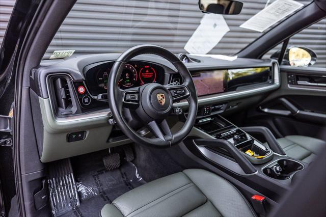 2024 Porsche Cayenne E-Hybrid Unknown