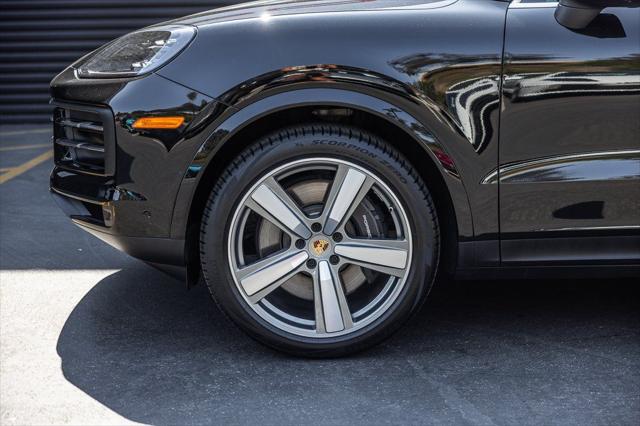 2024 Porsche Cayenne E-Hybrid Unknown