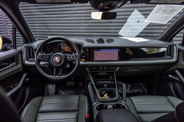 2024 Porsche Cayenne E-Hybrid Unknown