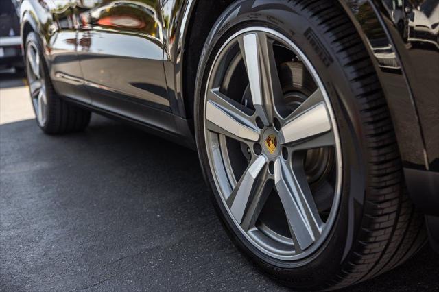 2024 Porsche Cayenne E-Hybrid Unknown