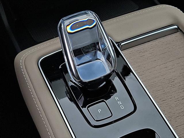 2026 Volvo XC90 Core, B6 AWD Gas (mild hybrid), Gasoline, Bright, 7 Seats