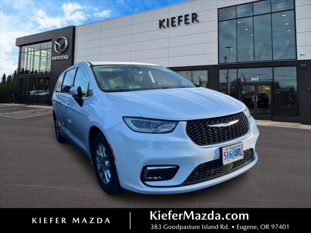 2023 Chrysler Pacifica Touring L for sale in Eugene, OR