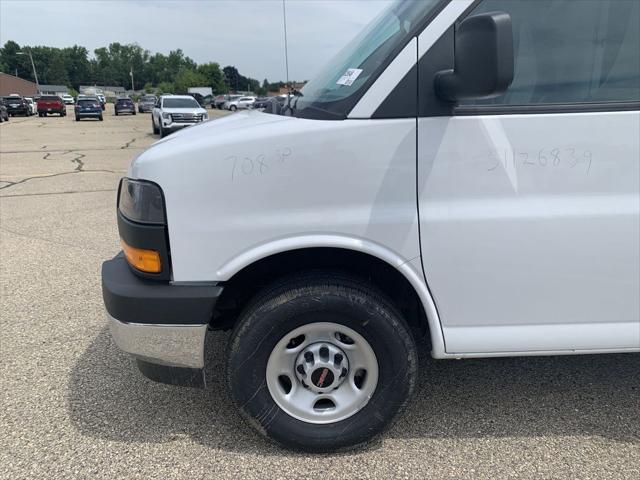 2025 GMC Savana Cutaway Work Van