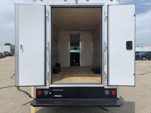 2025 GMC Savana Cutaway Work Van