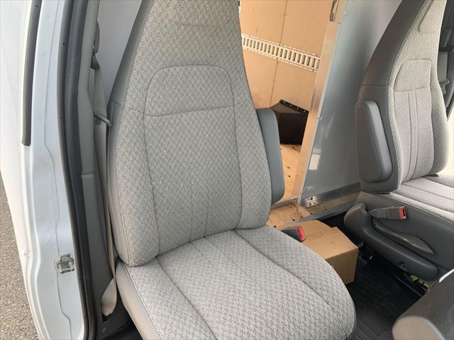 2025 GMC Savana Cutaway Work Van