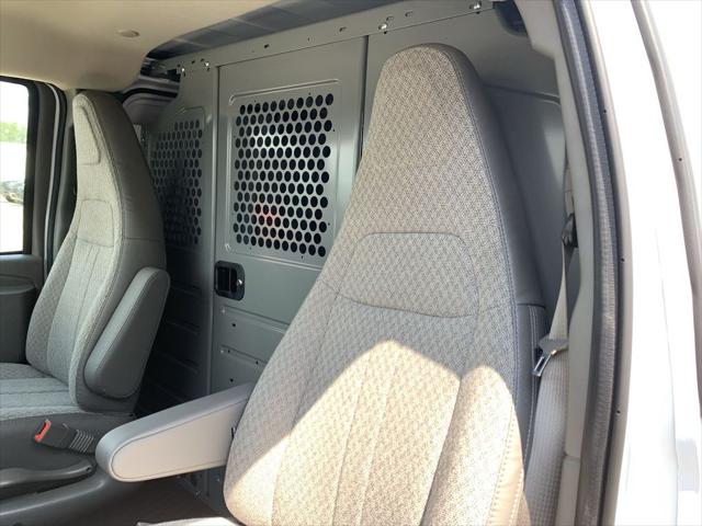 2025 GMC Savana Cargo RWD 2500 Extended Wheelbase Work Van