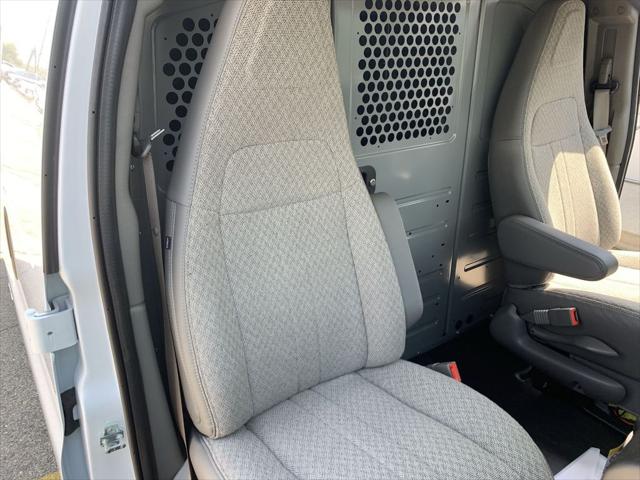 2025 GMC Savana Cargo RWD 2500 Extended Wheelbase Work Van