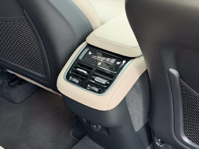 2026 Volvo XC90 Ultra, B5 AWD Gas mild hybrid, Gasoline, Bright, 7 Seats