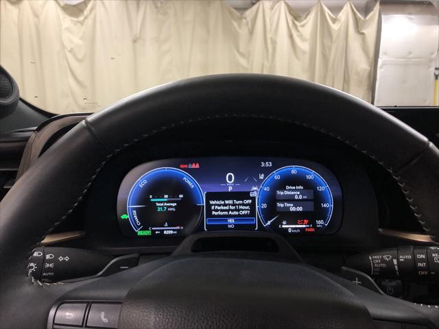 2025 Toyota Crown Signia Limited