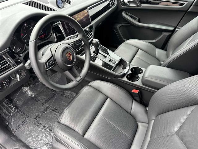 2025 Porsche Macan AWD