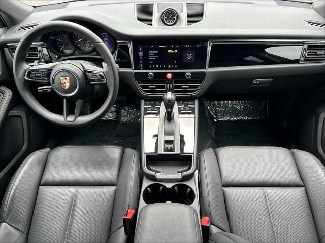 2025 Porsche Macan AWD