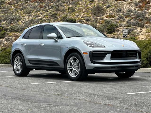 2025 Porsche Macan AWD