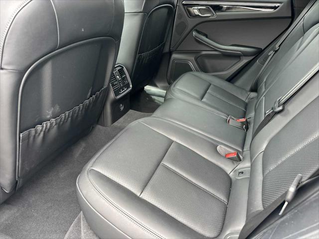 2025 Porsche Macan AWD