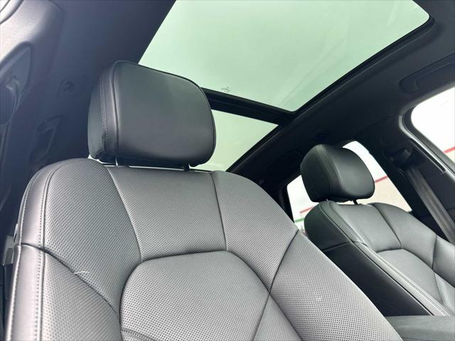 2025 Porsche Macan AWD