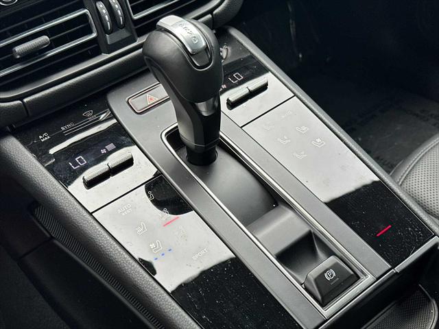 2025 Porsche Macan AWD