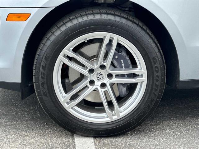 2025 Porsche Macan AWD