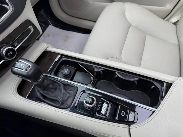 2019 Volvo XC90 T5 Momentum