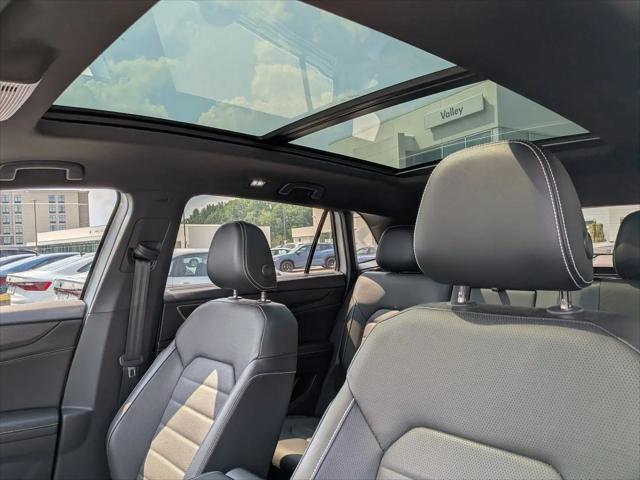 2024 Volkswagen Atlas Cross Sport 2.0T SEL R-Line