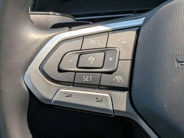 2024 Volkswagen Atlas Cross Sport 2.0T SEL R-Line