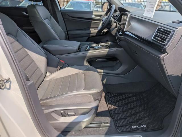 2024 Volkswagen Atlas Cross Sport 2.0T SEL R-Line