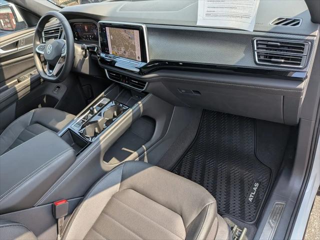 2024 Volkswagen Atlas Cross Sport 2.0T SEL R-Line