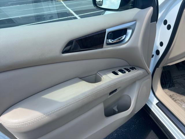 2014 Nissan Pathfinder SL