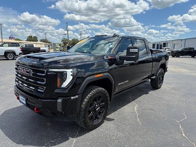 2024 GMC Sierra 2500HD 4WD Crew Cab Standard Bed AT4