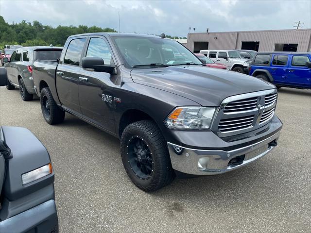 2017 RAM 1500 Big Horn Crew Cab 4x4 57 Box