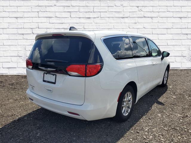 2024 Chrysler Voyager LX