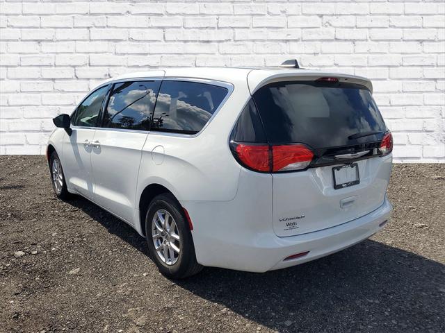 2024 Chrysler Voyager LX