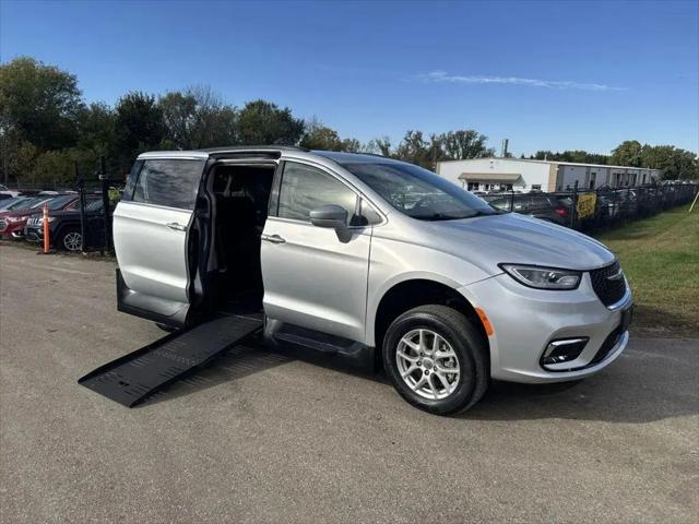 2022 Chrysler Pacifica Touring L for sale in Jordan, MN