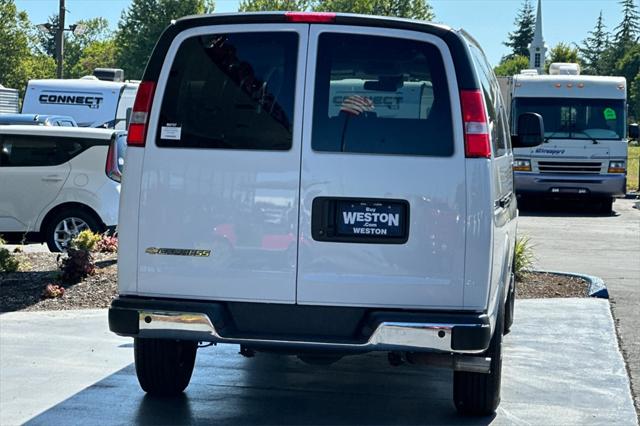 2024 Chevrolet Express Passenger RWD 3500 Extended Wheelbase LT
