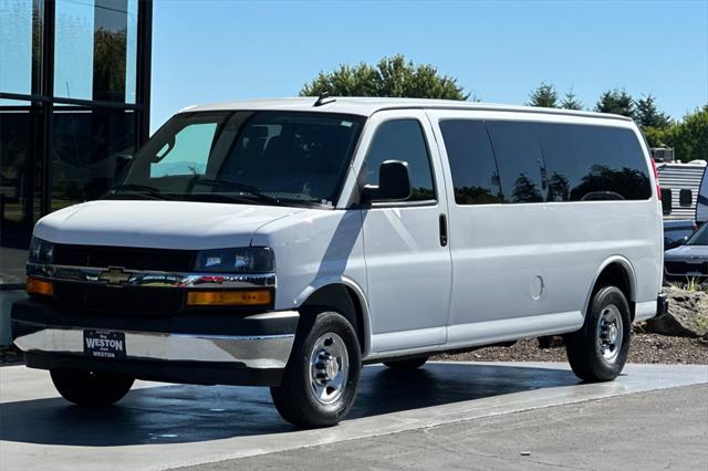 2024 Chevrolet Express Passenger RWD 3500 Extended Wheelbase LT