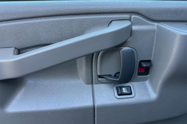 2024 Chevrolet Express Passenger RWD 3500 Extended Wheelbase LT