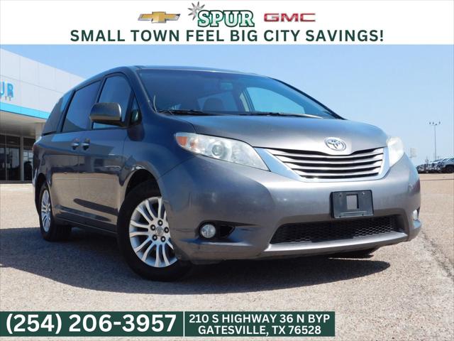 2017 Toyota Sienna XLE 7 Passenger