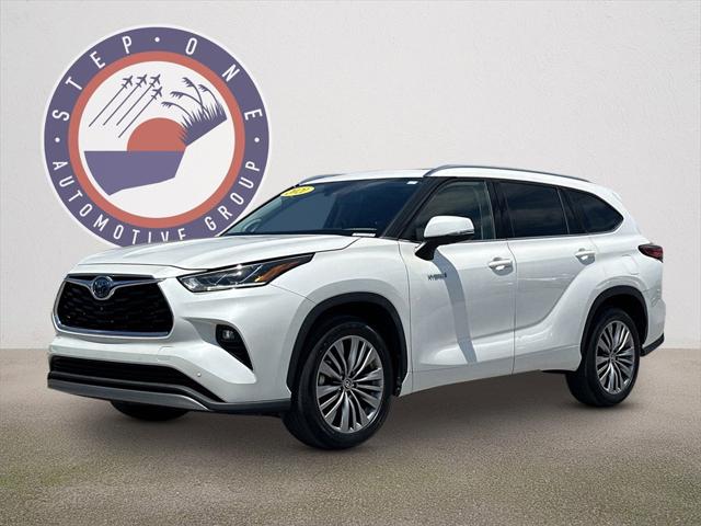 2021 Toyota Highlander Hybrid Platinum