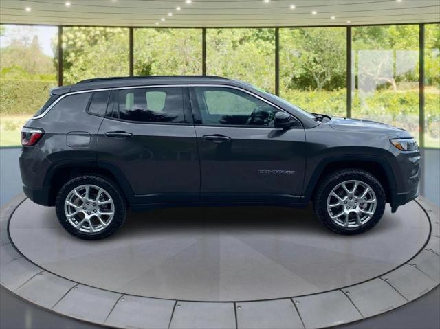 2022 Jeep Compass Latitude Lux 4x4