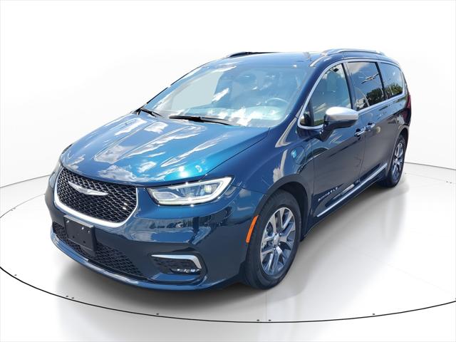 2022 Chrysler Pacifica Hybrid Pinnacle