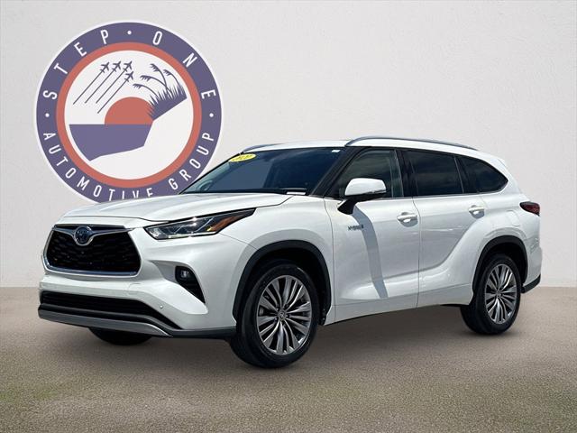 2021 Toyota Highlander Hybrid Platinum