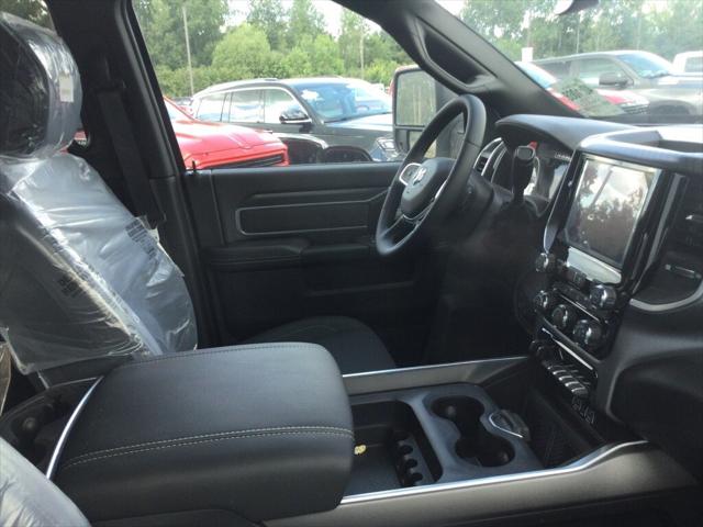 2025 RAM 3500 Lone Star Crew Cab 4x4 8 Box