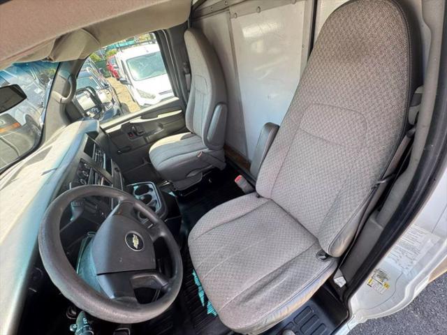 2010 Chevrolet Express Cutaway Work Van