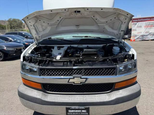2010 Chevrolet Express Cutaway Work Van