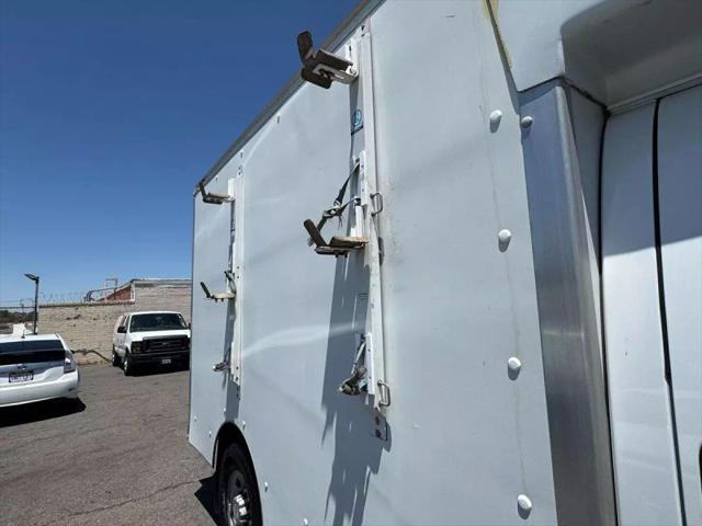 2010 Chevrolet Express Cutaway Work Van