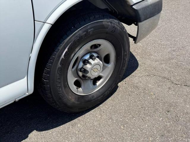 2010 Chevrolet Express Cutaway Work Van