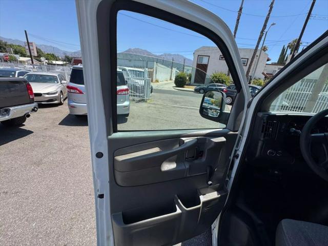 2010 Chevrolet Express Cutaway Work Van