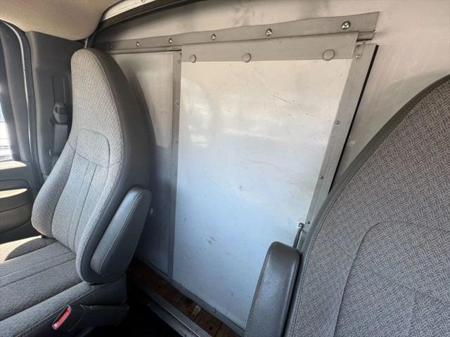 2010 Chevrolet Express Cutaway Work Van