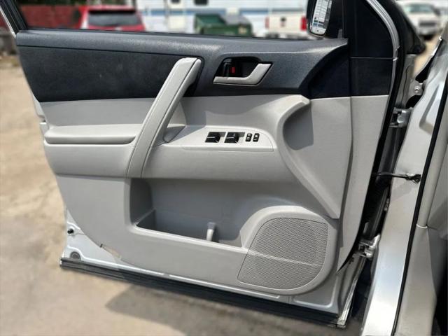2011 Toyota Highlander Base V6